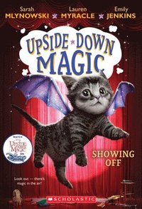 bokomslag Showing Off (Upside-Down Magic #3)