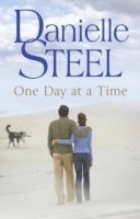 Danielle Steel - One Day at a Time, Häftad