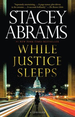 bokomslag While Justice Sleeps: A Thriller