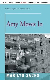 bokomslag Amy Moves in