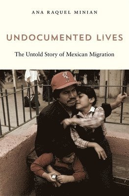 bokomslag Undocumented Lives