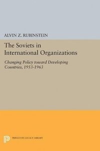 bokomslag Soviets in International Organizations