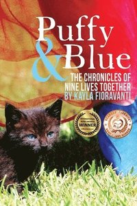 bokomslag Puffy & Blue: The Chronicles of Nine Lives Together