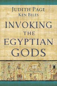 bokomslag Invoking the Egyptian Gods