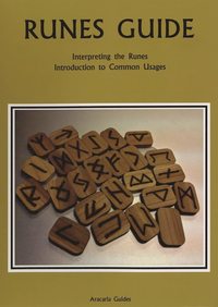 bokomslag Runes Guide