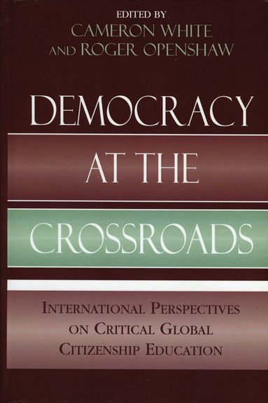 bokomslag Democracy at the Crossroads