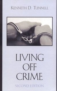 bokomslag Living Off Crime