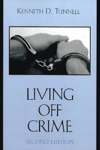 bokomslag Living Off Crime