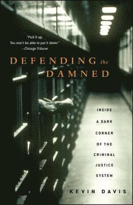 Kevin Davis - Defending the Damned, Häftad