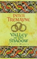 Peter Tremayne - Valley of the Shadow (Sister Fidelma Mysteries Book 6), Häftad