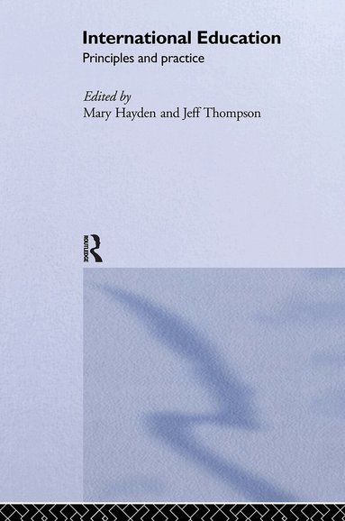 Jeff Thompson, Mary Hayden - International Education, Inbunden