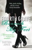 Darynda Jones - Fourth Grave Beneath My Feet, Häftad