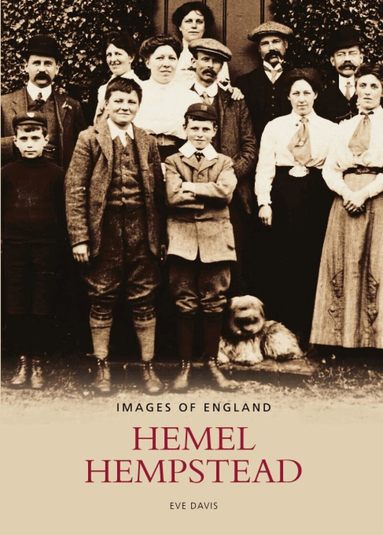 Eve Davis - Hemel Hempstead, Häftad