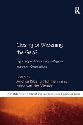 Andrea Ribeiro Hoffmann, Anna van der Vleuten - Closing or Widening the Gap?, Inbunden