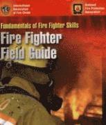 bokomslag Fundamentals of Fire Fighter Skills: Fire Fighter Field Guide