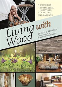 bokomslag Living with Wood