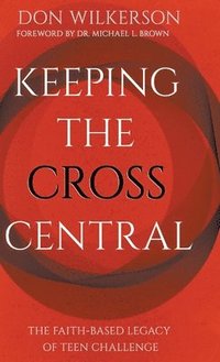 bokomslag Keeping the Cross Central