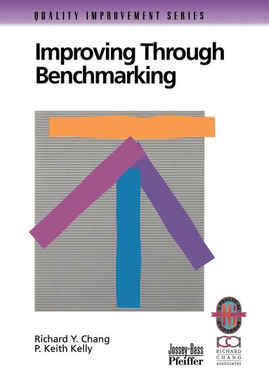 bokomslag Improving Through Benchmarking