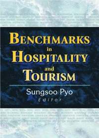 bokomslag Benchmarks in Hospitality and Tourism