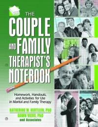 bokomslag The Couple and Family Therapist's Notebook
