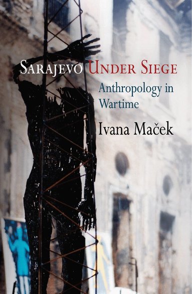 Ivana Maček - Sarajevo Under Siege, Häftad