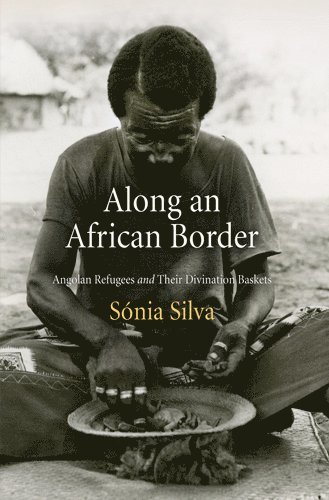 bokomslag Along an African Border