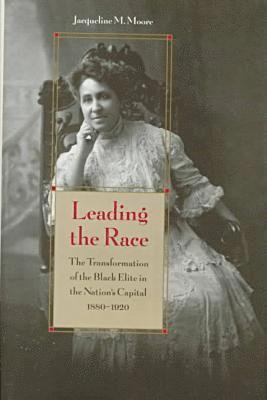 bokomslag Leading the Race