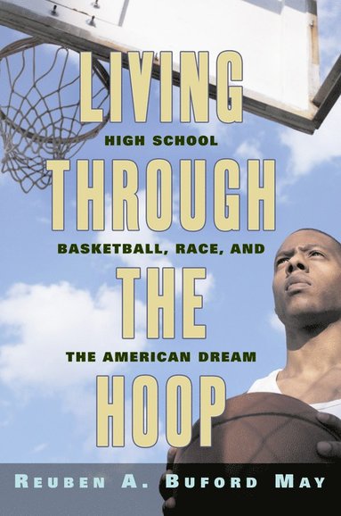 bokomslag Living Through the Hoop