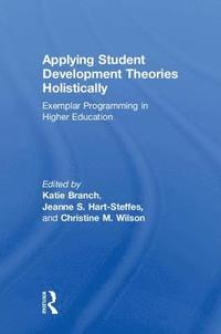 bokomslag Applying Student Development Theories Holistically