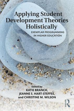 bokomslag Applying Student Development Theories Holistically