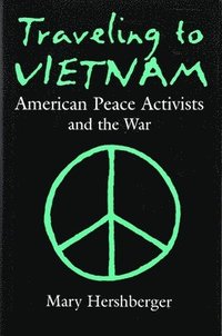 bokomslag Traveling to Vietnam