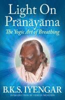 bokomslag Light on Pranayama