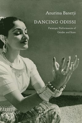 bokomslag Dancing Odissi