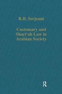 bokomslag Customary and Shariah Law in Arabian Society