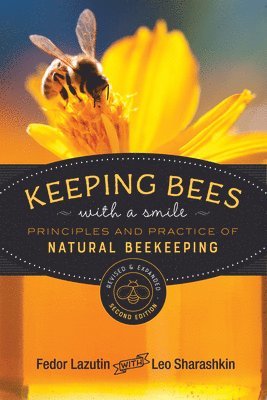 bokomslag Keeping Bees with a Smile
