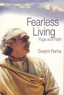 bokomslag Fearless living - yoga and faith