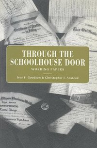 bokomslag Through the Schoolhouse Door