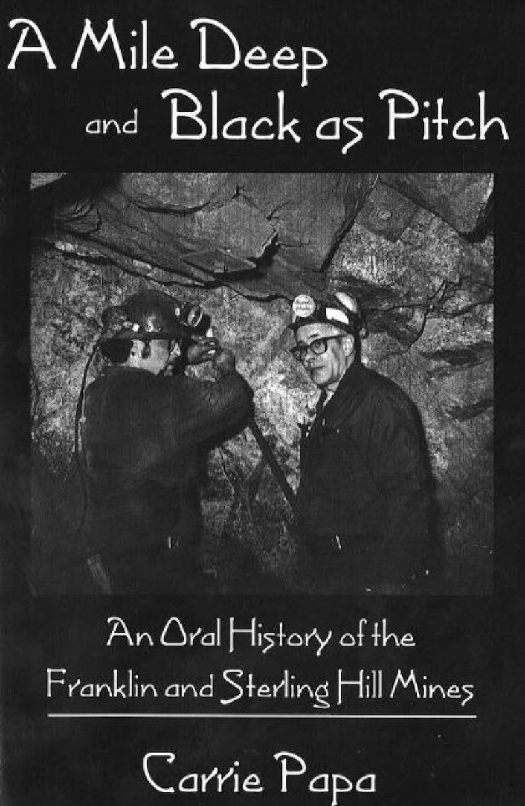 Carrie Papa - Mile Deep & Black As Pitch, Häftad