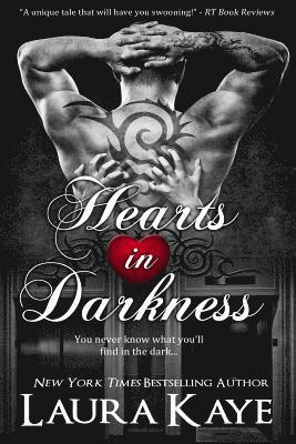 bokomslag Hearts in Darkness