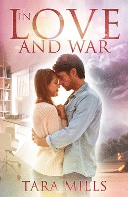 bokomslag In Love and War