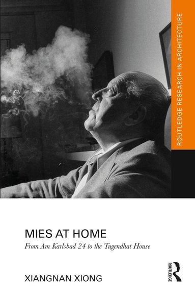 Xiangnan Xiong - Mies at Home, Häftad