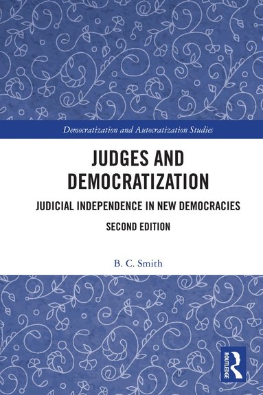 bokomslag Judges and Democratization