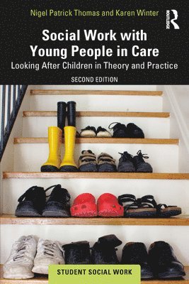 Nigel Patrick Thomas, Karen Winter - Social Work with Young People in Care, Häftad