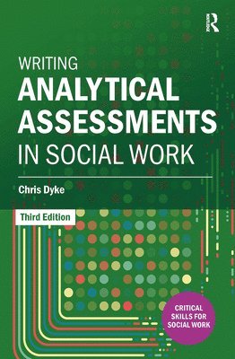 bokomslag Writing Analytical Assessments in Social Work