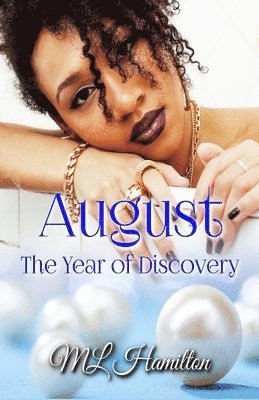 bokomslag August
