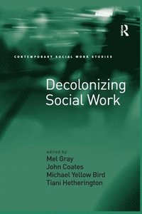 bokomslag Decolonizing Social Work