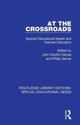 John Dwyfor Davies, Philip Garner - At the Crossroads, Häftad
