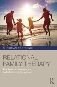 bokomslag Relational Family Therapy