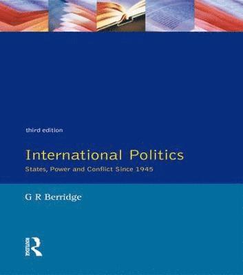 bokomslag International Politics