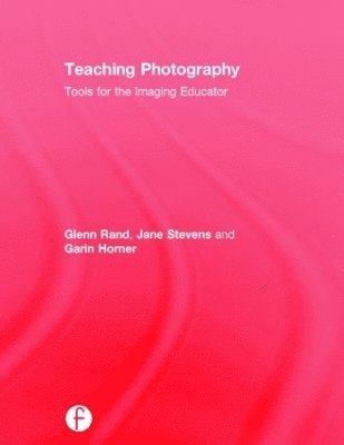 bokomslag Teaching Photography